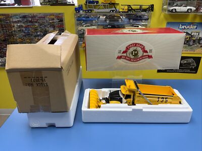 FIRST GEAR CHICAGO O'HARE MACK  GRANITE DUMP W/ PLOW AND SPREADER  RARE