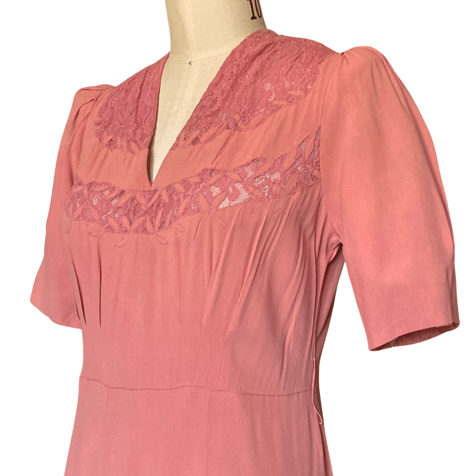 Vintage 1940s Salmon Lace Day Dress | 1940s Vinta… - image 5