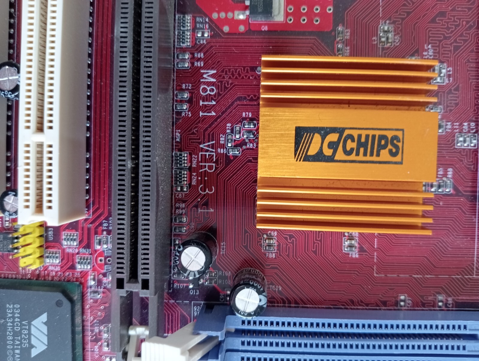 PC CHIPS M811 VER:3.1 motherboard with I/O plate | eBay UK