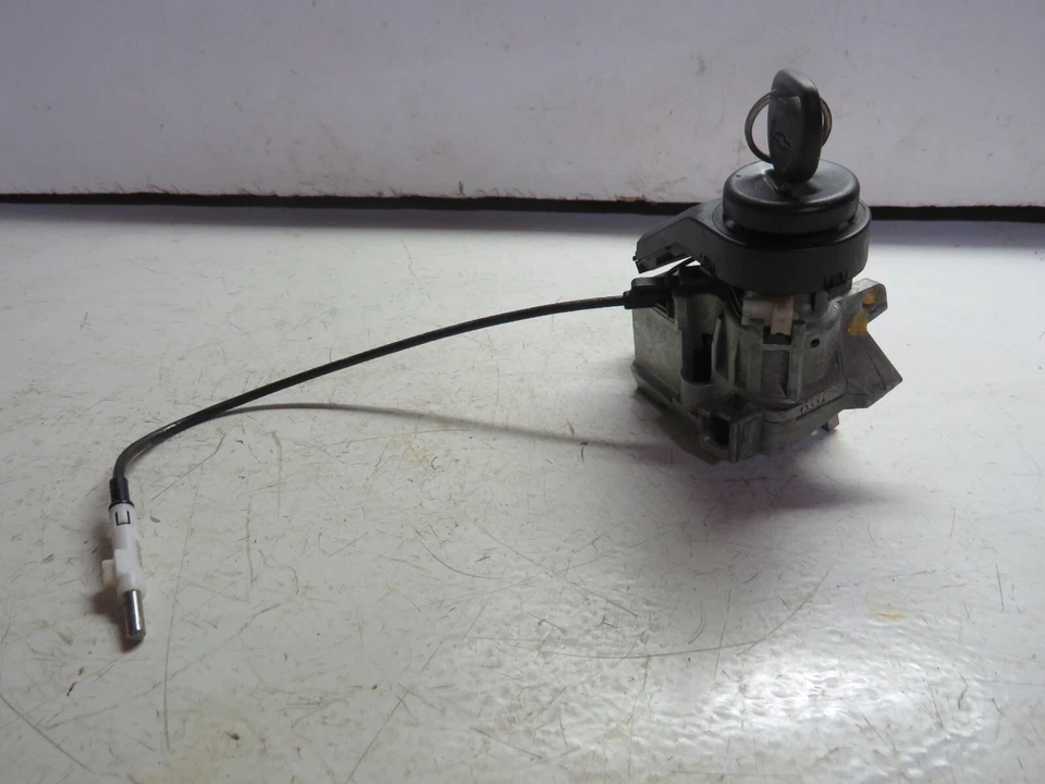 2012 CHEVY  SILVERADO GMC SIERRA IGNITION WITH KEY & IMMOBILIZER - Image 3 of 4