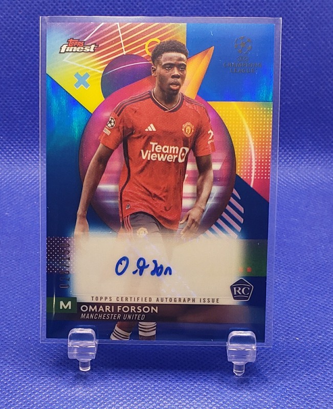 2023/24 Topps Finest UEFA OMARI FORSON RC Blue Refractor AUTO 026/150 Man United