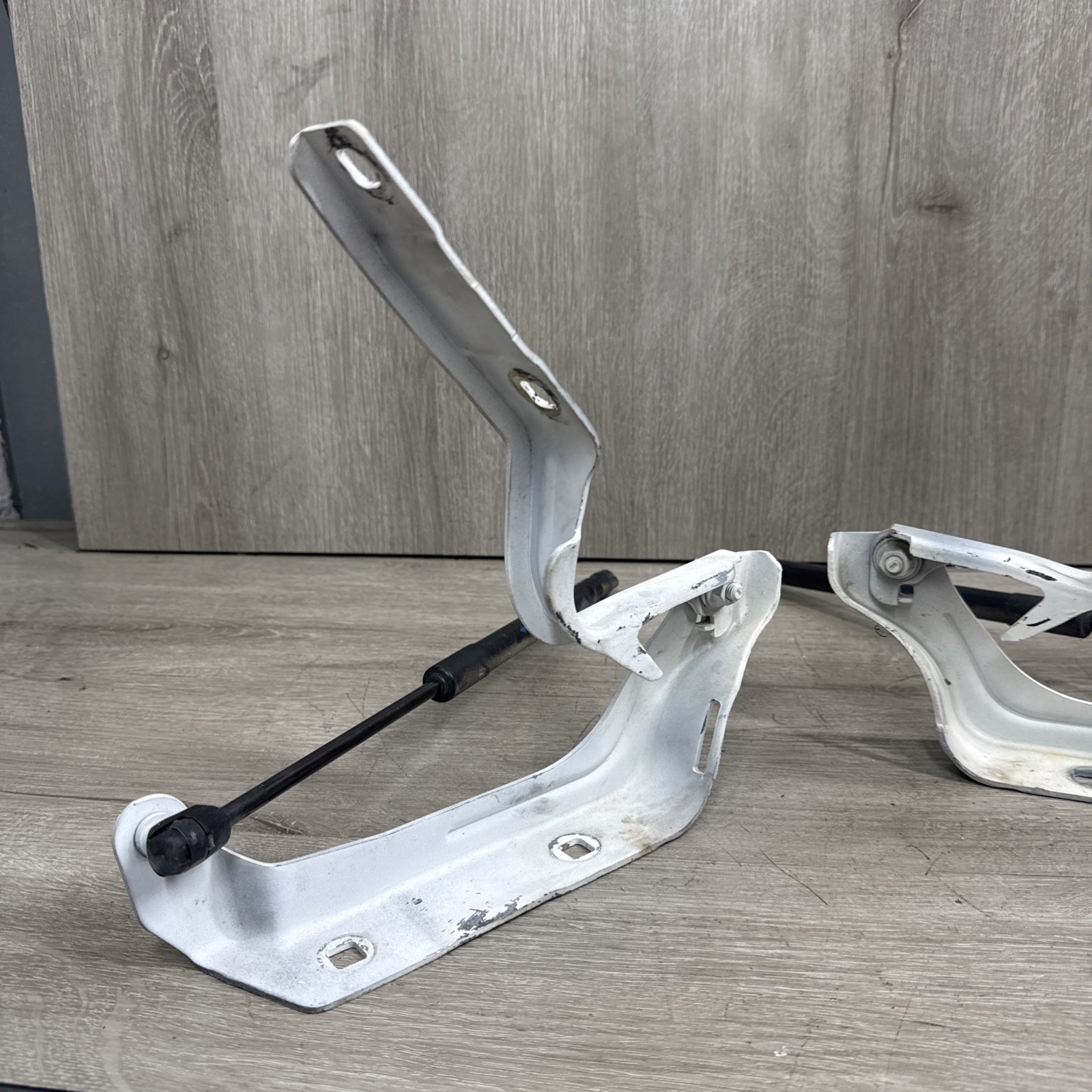 Maserati Ghibli 2014-2024 RIGHT Hood hinge