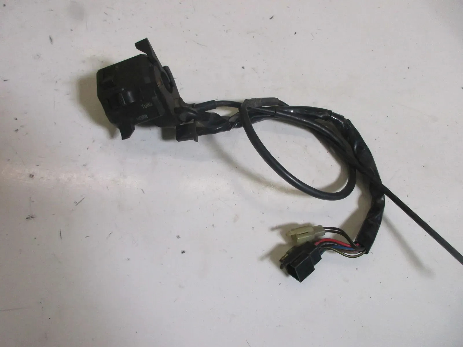 2. Kawasaki GPX 750 R ZX 750 F handlebar switch left steering fitting handlebar switch