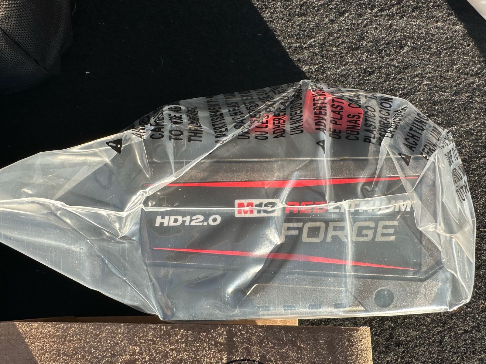 Milwaukee M18 REDLITHIUM FORGE HD12.0 Gift Box with Rapid Charger