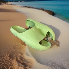 Trendy Mad Love Star Slides Mint Green Womens 8 Comfy New Beach Shoes Sandals
