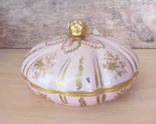 C3/ PORCELAINE DE SEVRES BONBONNIERE RONDE ROSE ET DORE.. Ø 16,5CM ..H 10CM TTBE