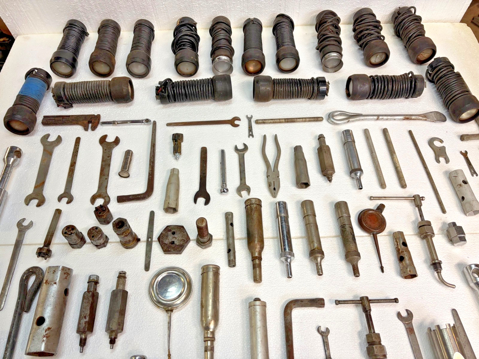 ROLLS ROYCE DAWN WRAITH BENTLEY SCREWDRIVER. LARGEST 1946-65 INVENTORY ON EARTH