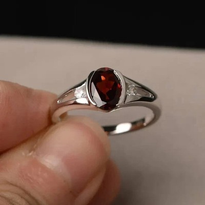 Laborgefertigter Damen-Brautring 2 kt Ovalschliff Diamant & Rubin 14 K Weißgold FN