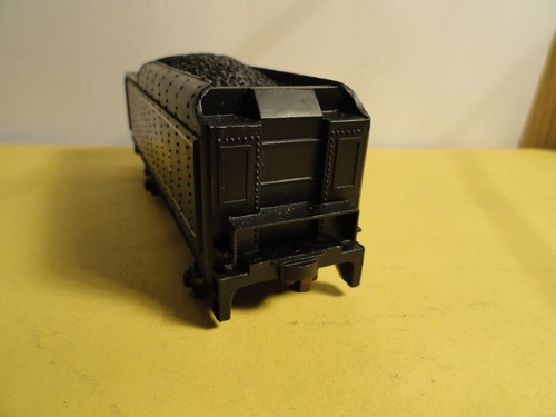 HO-GAUGE VTG. UNION PACIFIC DIE CAST 6-AXLE CAST BOTTOM 3- AXLES ARE MISSING . - Picture 4 of 9