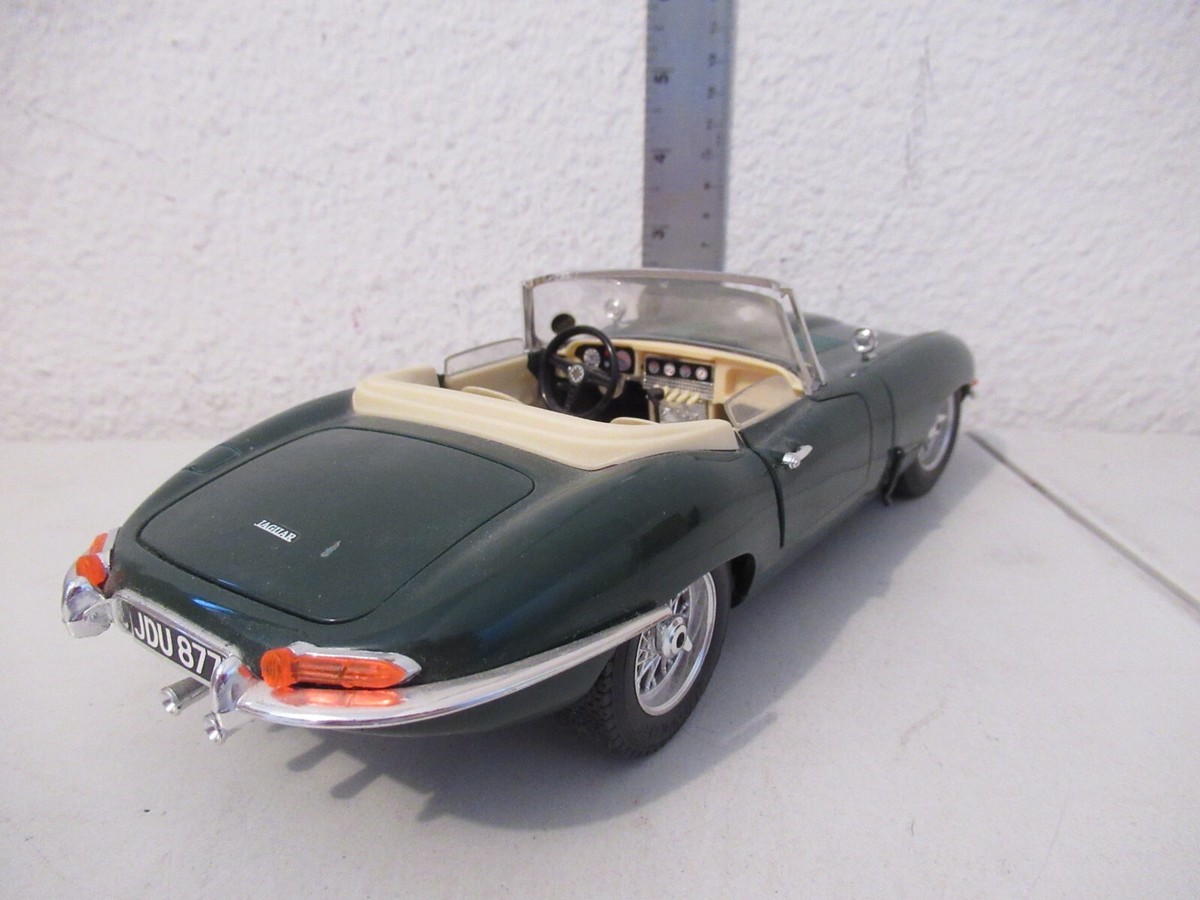 ミニカー Burago 1/18 Jaguar Mark II & Alpine A110 Jaguar Mark II 2 1959 Bburago 1:18 - 12009Rd - Automodele.eu