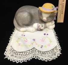 1986 Enesco Vintage Sleeping Cat w/ Kitten Bank Hand Embroidered Doily Lot of 2