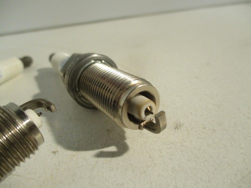 NISSAN NAVARA 4.0 V6 IRIDIUM SPARK PLUG NGK 1R DILFR5A SET OF 6 - Picture 2 of 2
