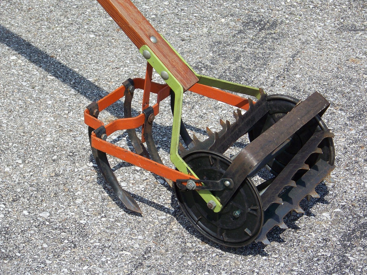 Vintage Antique ROWE ROHO Garden Hand Push Cultivator Tiller Weed