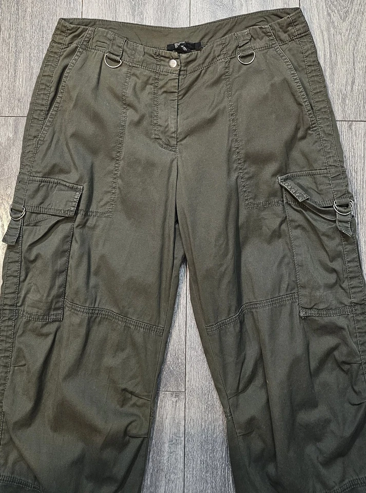 Vintage Y2K DKNY Wide Leg Cargo Pants Green Women's Size 10 Mid Rise Double Knee - Image 4 of 4