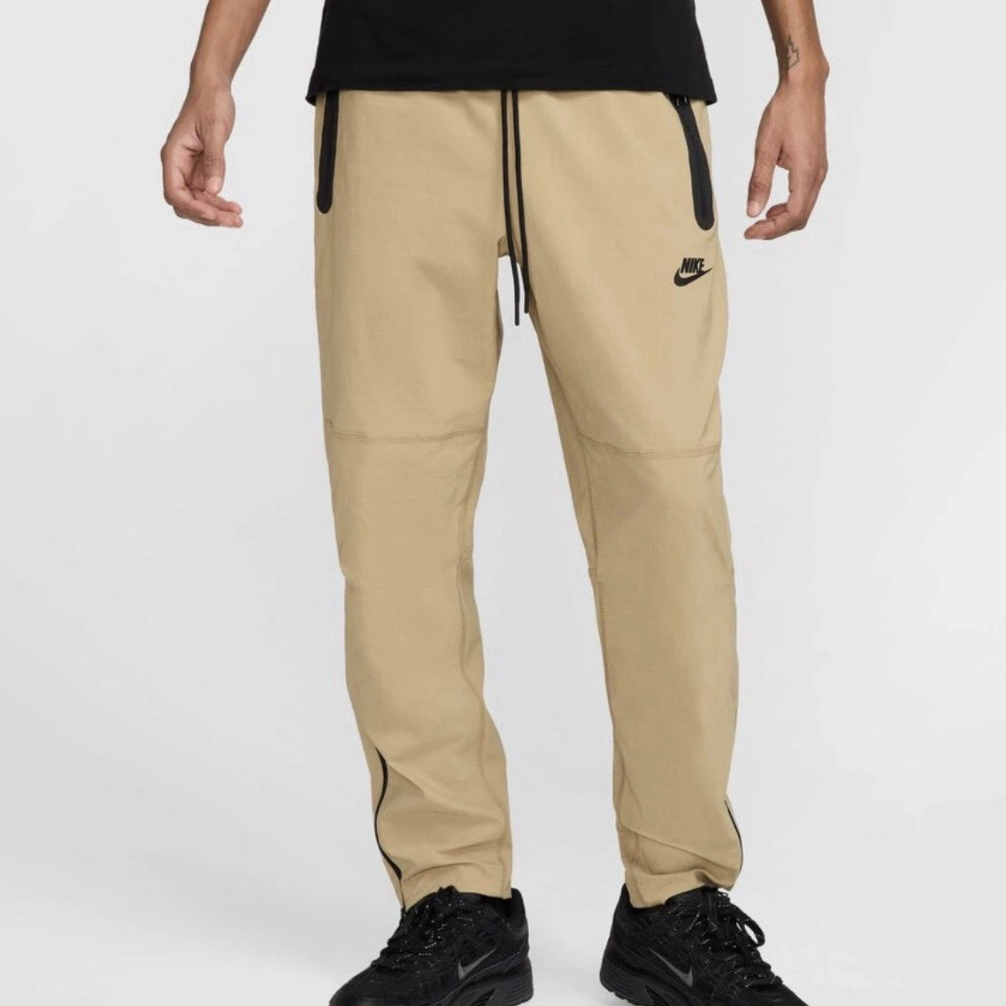 Nike Tech Woven Khaki Tan Pants Mens Size Medium HM8241-297