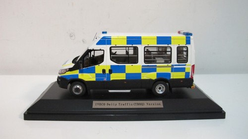 1:43 AURORA IVECO DAILY HONG KONG POLICE TRAFFIC WHITE RESIN CARS - Picture 2 of 10