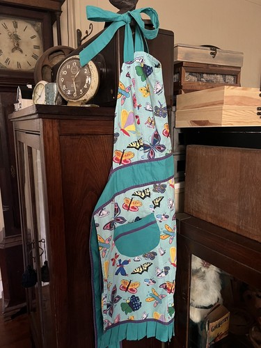 Nice MD ANDERSON Cancer Center CHILDRENS ART PROJECT Butterfly Kitchen APRON - Picture 2 of 7