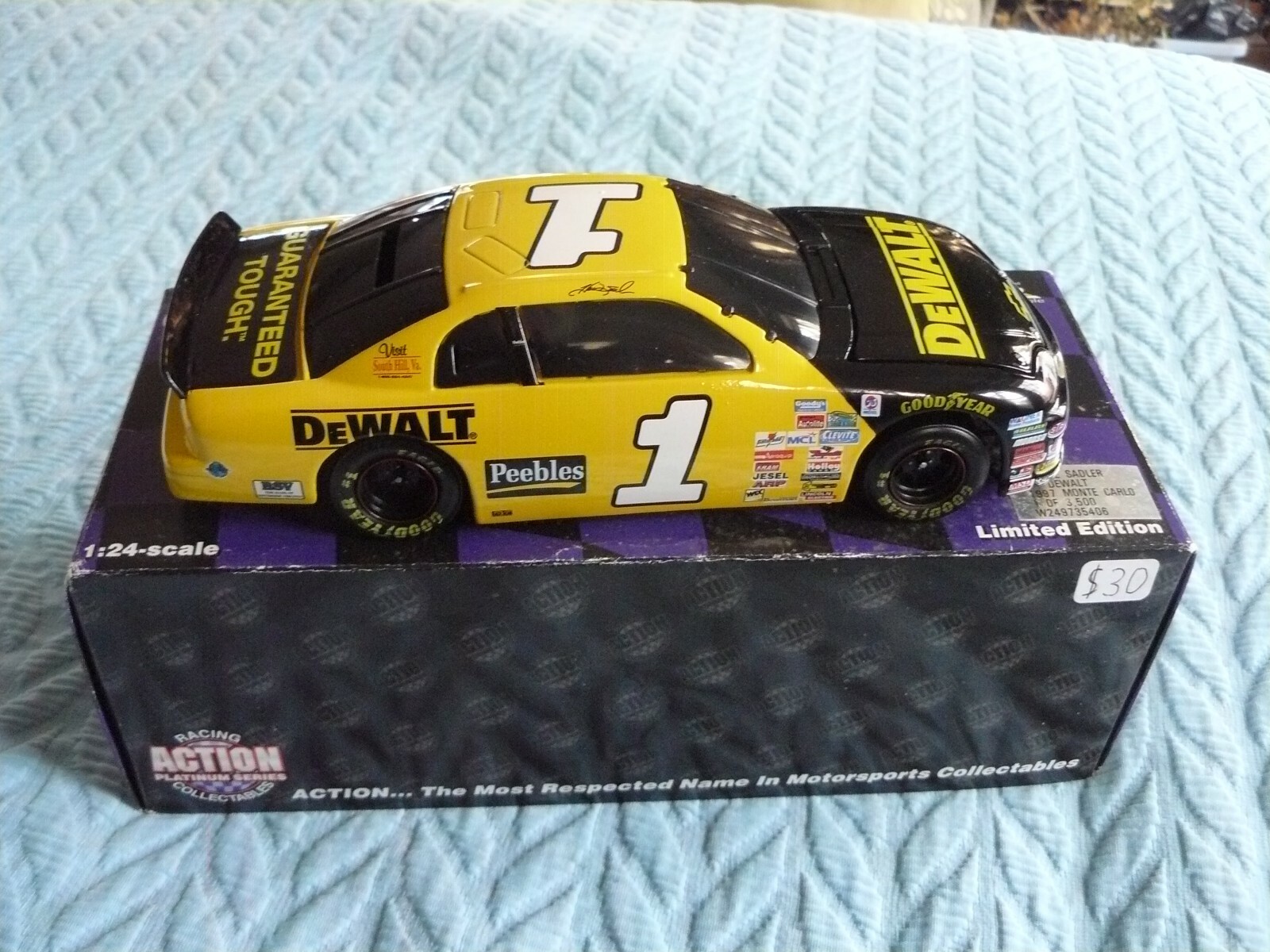 NASCAR 1:24 Action Hermie Sadler #1 Lowes 1997 Monte Carlo - Signée - Rare