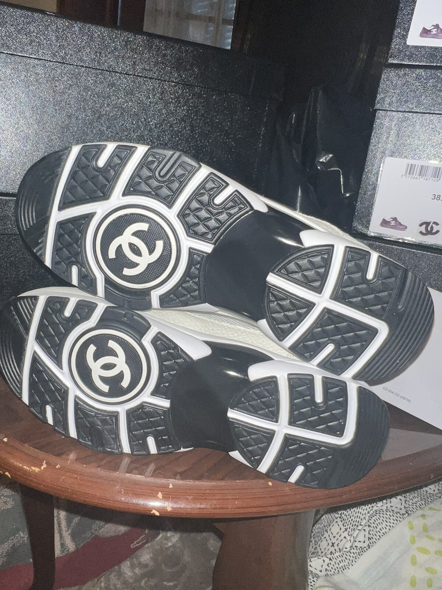 Chanel White Black CC Logo Runner Trainer Sneaker, 37.5 | eBay Chanel White Black CC Logo Runner Trainer Sneaker, 37.5 | eBay