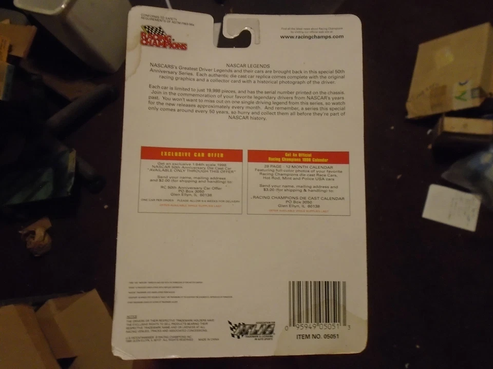 Racing Champion Legends Donnie Allison Mercury Cyclone escala 21 1/64 - Imagem 2 de 2