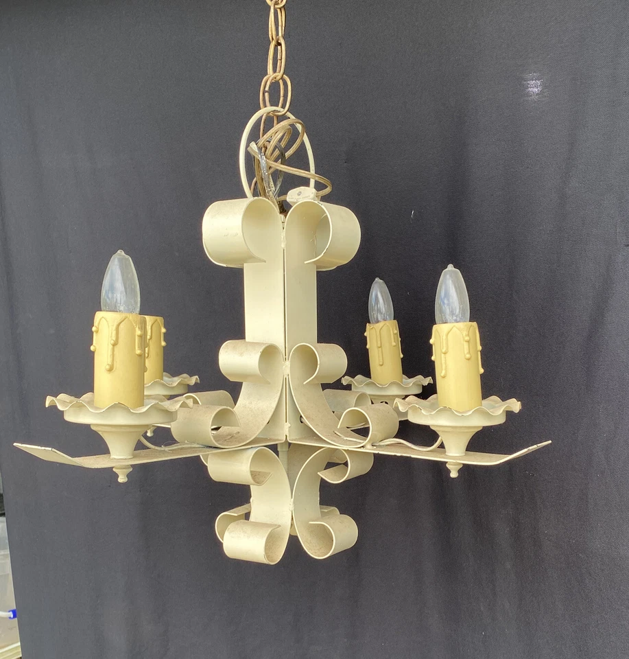 Lámpara de araña de techo colgante vintage de metal gótico renacimiento español 4 luces Foto 2 de 4