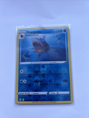 Pokémon TCG Sharpedo Evolving Skies 036/203 Reverse Holo Rare