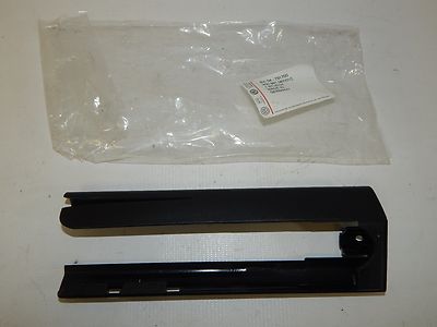 New OEM 2004-2006 Volkswagen Phaeton Front Seat Track Cover Trim 3D0881087 Black