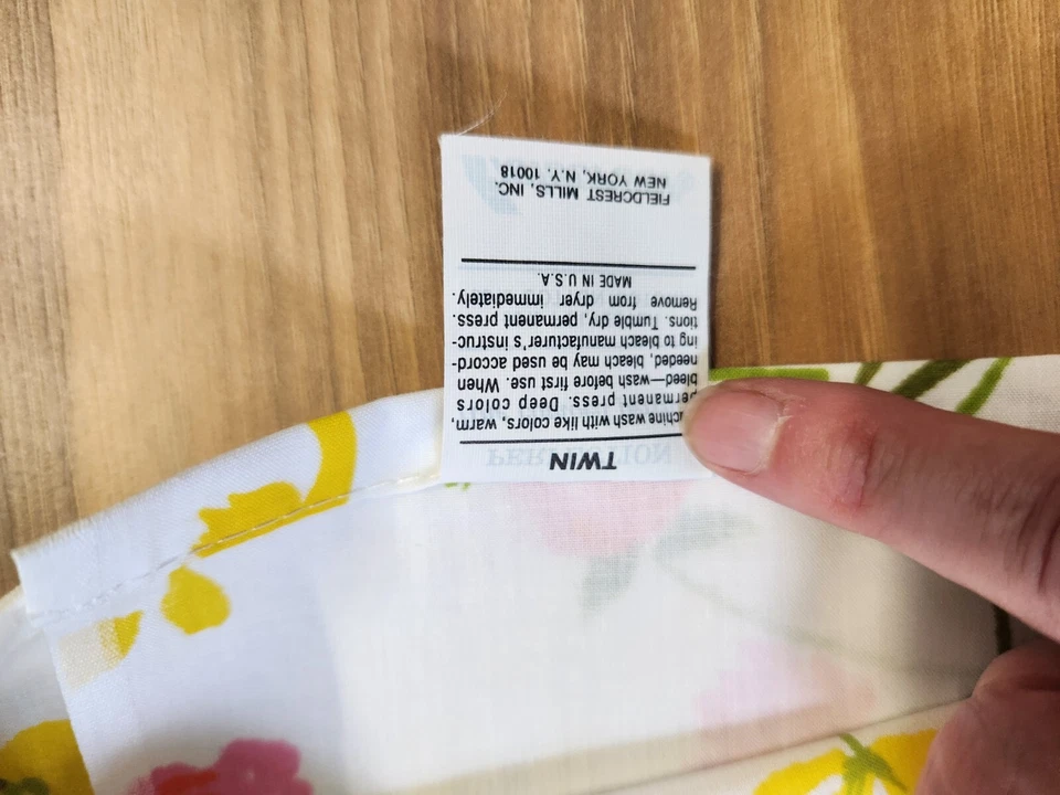 Fieldcrest Vintage Twin Flat Sheet & Standard Pillowcase Set "Fragrance" Floral  - Image 4 of 4