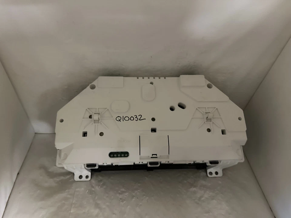 Cuadro de instrumentos velocímetro panel de instrumentos 2003 Suzuki Vitara XL-7 63.625 millas Foto 2 de 3