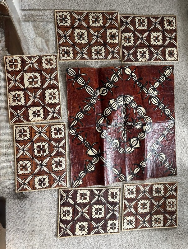 Vintage Handmade Mulberry Bark Tapa Cloth  Center Piece And 6 Placemats.