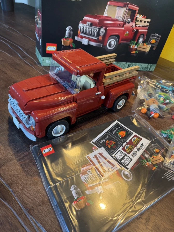 LEGO Icons 10290 Pickup Truck, Foto 1 von 2