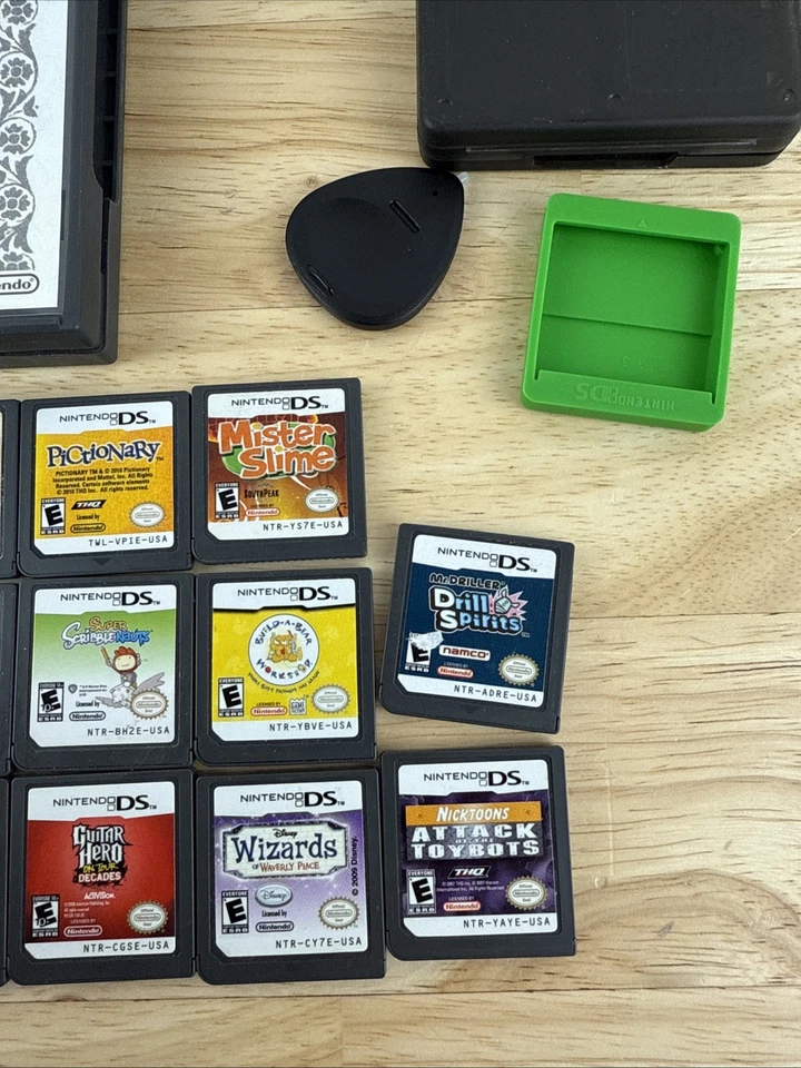 Lote Mixto 18 Juegos Nintendo DS con Estuches, Pictionary, Spore, Wizards Guitar Hero Foto 4 de 4