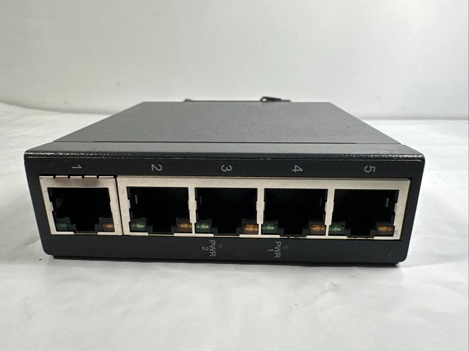 Conmutador Ethernet ADVANTECH BB-ESW105-A 10-24VAC o 12-48VDC 1,5A Foto 2 de 4