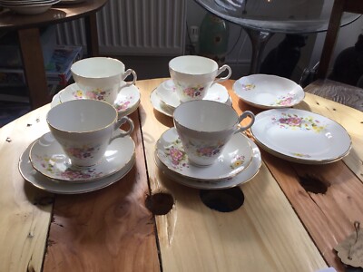 4 Vintage Fine Bone China Biltons ''Montfort''Floral'' Trios + Ersatzteile