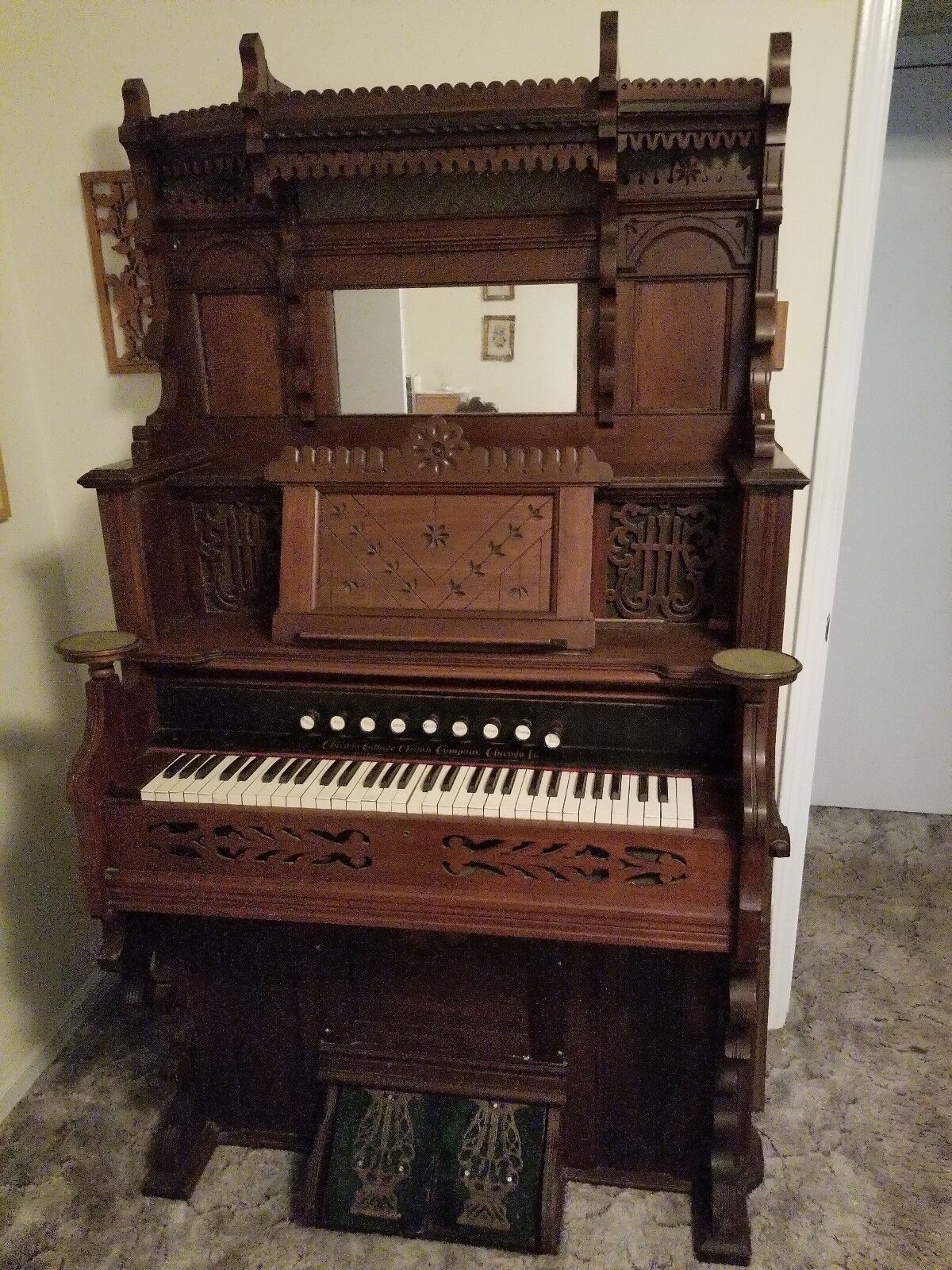 Antique 1879 Victorian Chicago Cottage Company pump organ intricate, ornate