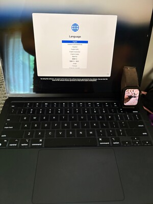 MacBook Air 13-inch 2024 M3 / 16GB RAM / 512GB SSD / 10-Core GPU / Space Gray