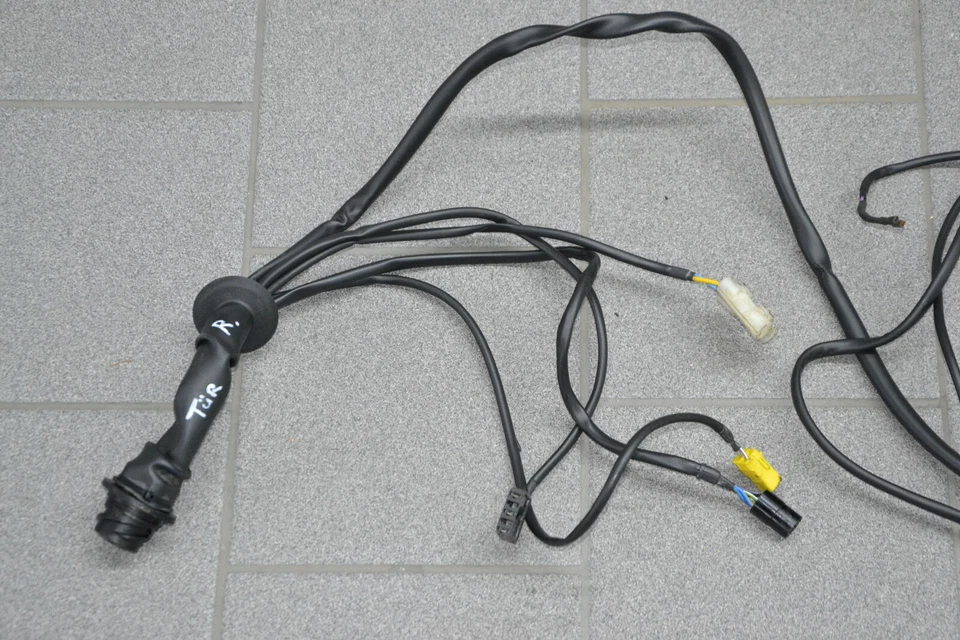 Жгут кабелей для правой двери Ferrari 512 TR/512 M 147199 - Изображение 3 из 3