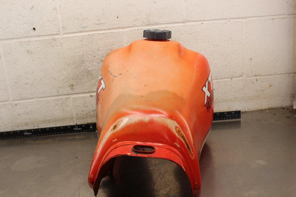 Yamaha XT550 1983 pila de tanque de combustible de gasolina depósito de gasolina O974 Foto 2 de 4