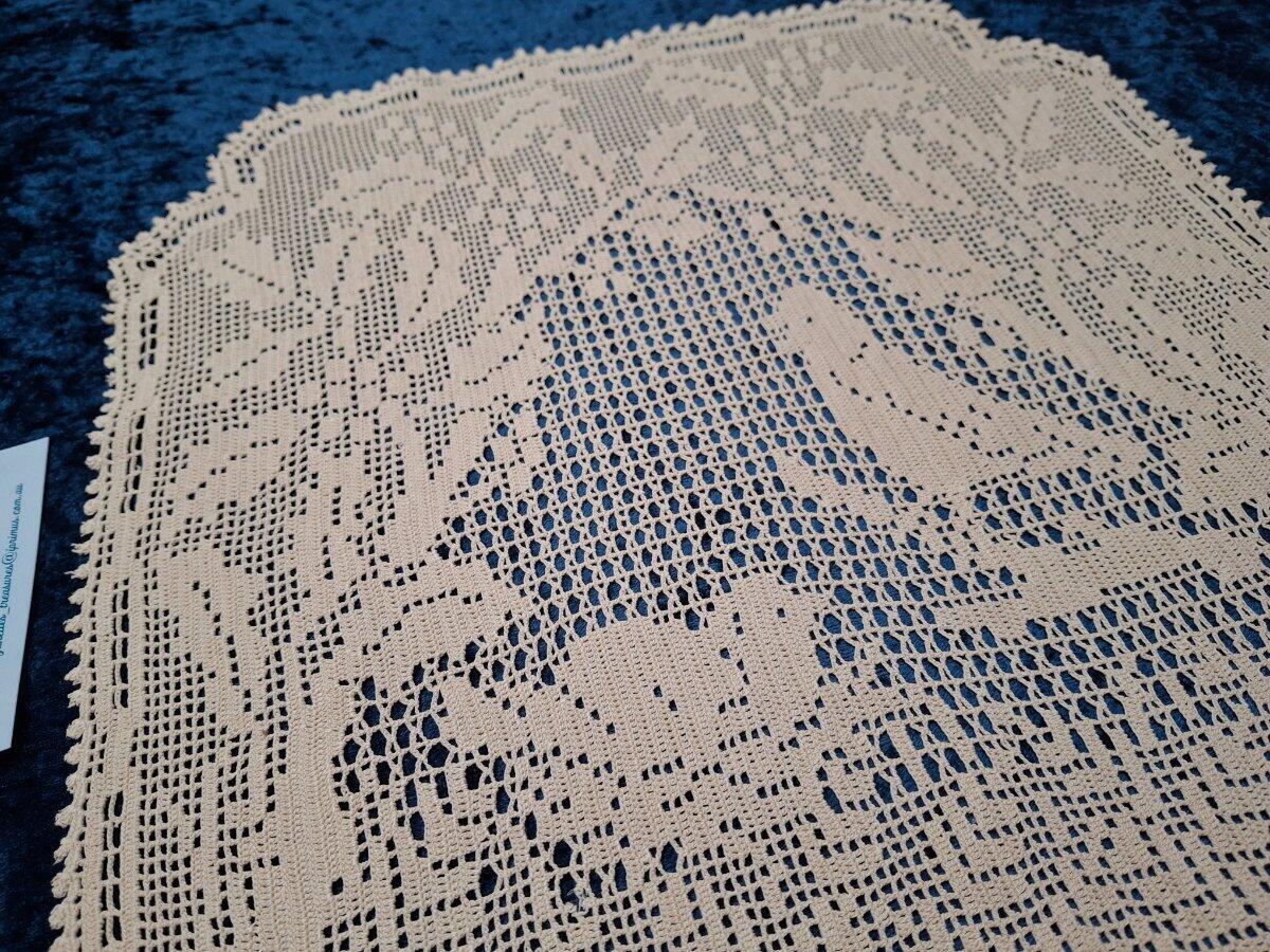 Antique MARY CARD 'Holly & Bird' Centrepiece 1931 Design Filet Hand Crochet