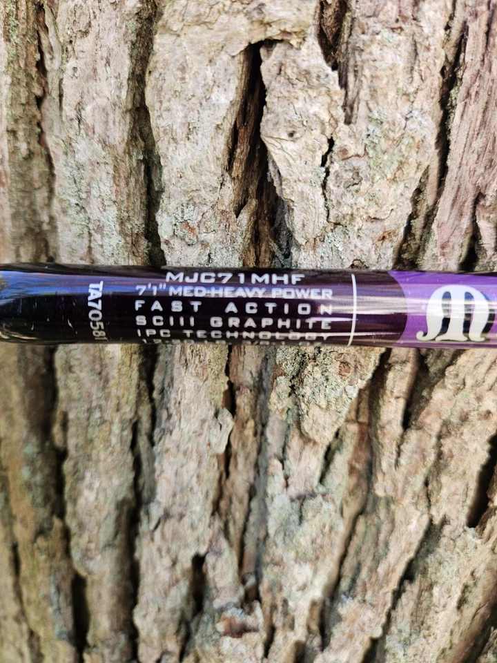 St. Croix Mojo Bass jigging 7'1" Casting Rod MH , Fast Action 12-20LB MJC71MHF - Image 2 of 4