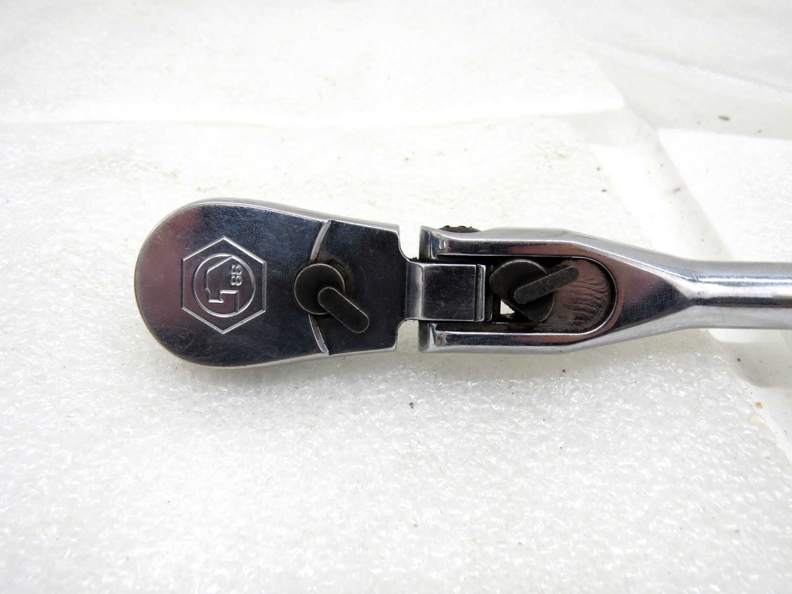 Matco Tools BFR188LFR 18.5" Long 3/8" Drive Locking Flex Head Ratchet Red