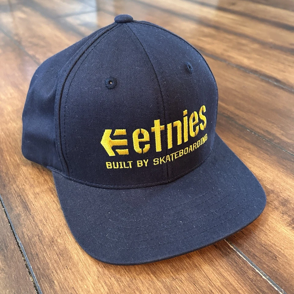 Vintage Etnies Skateboarding SnapBack Hat Navy Blue Skate Y2K Cotton - Image 2 of 4
