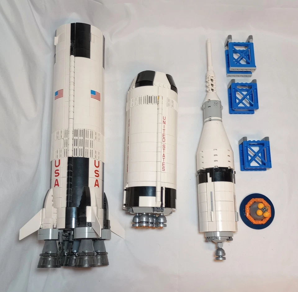 LEGO Ideas: NASA Apollo Saturn V Set 92176 Build Complete Capsule Included - Image 2 of 4