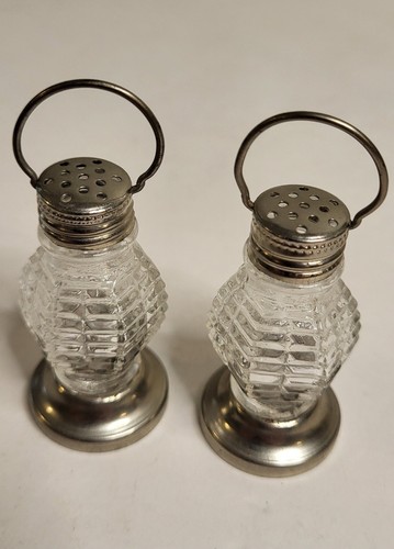 Vintage Vanstyle Nautical Novelty Salt & Pepper Shakers Anchor Holder. USA - Picture 5 of 6