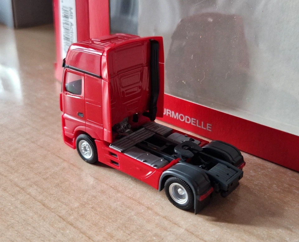 Herpa 159173 MB ACTROS 11 trattore stradale neutro rosso  1:87 OVP - Immagine 4 di 4