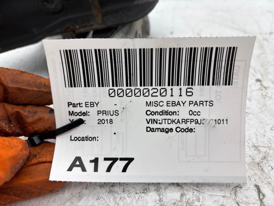 Soporte de montaje del motor delantero derecho Toyota Prius Prime 2016-2022 OEM Foto 3 de 4