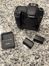 Canon EOS 7D Digital SLR Camera Black Interchangeable Lenses Built-in Flash USB
