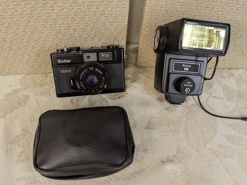 Vintage Vivitar 35EE Rangefinder 35mm Film Camera With Vivitar Thyristor Flash