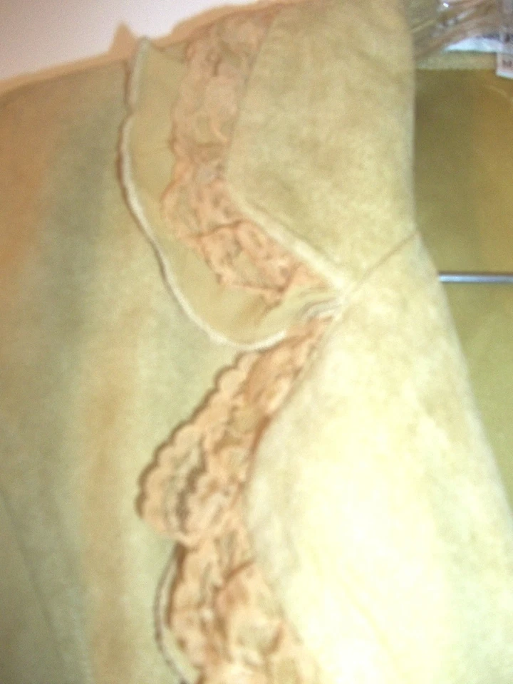 Top de microgamuza dorado Claudia Richard con detalles de encaje talla M  Foto 4 de 4