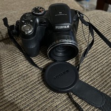 Fujifilm FinePix S1800 Digital Camera